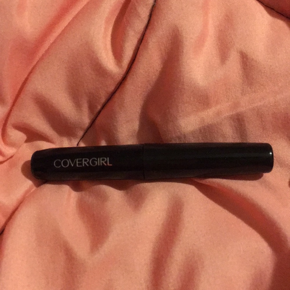 Covergirl Bombshell Intensity Liner.